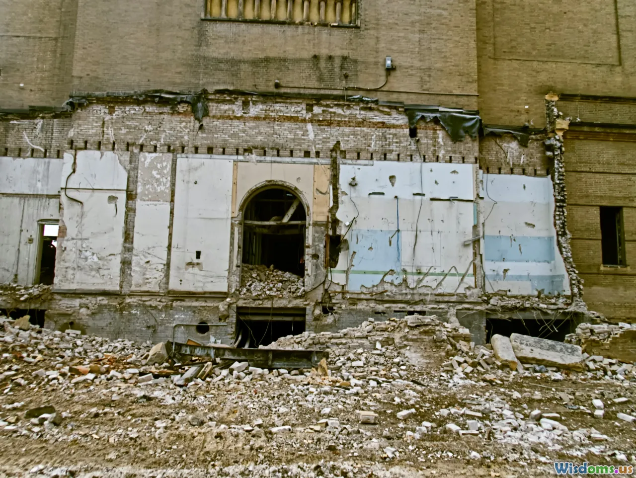 Gorbachev, Soviet Parliament, 1980s Moscow, collapsing USSR