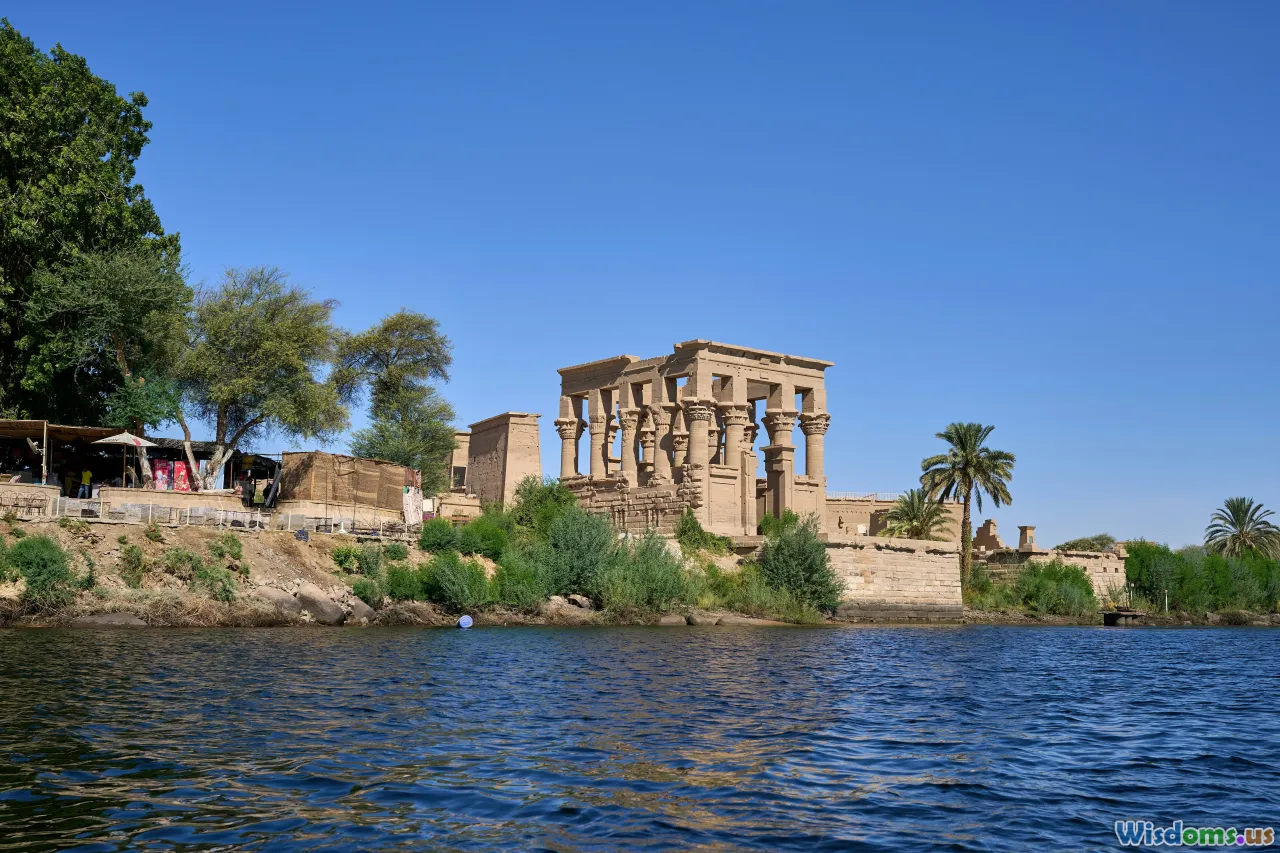Luxor, Egyptian ruins, tourists, river Nile