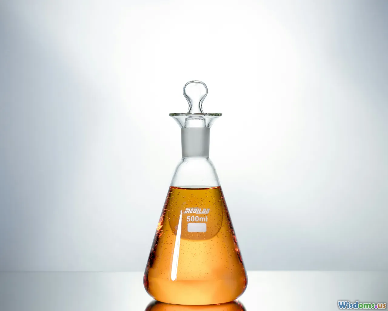 oxidation, amber bottle, serum color, storage