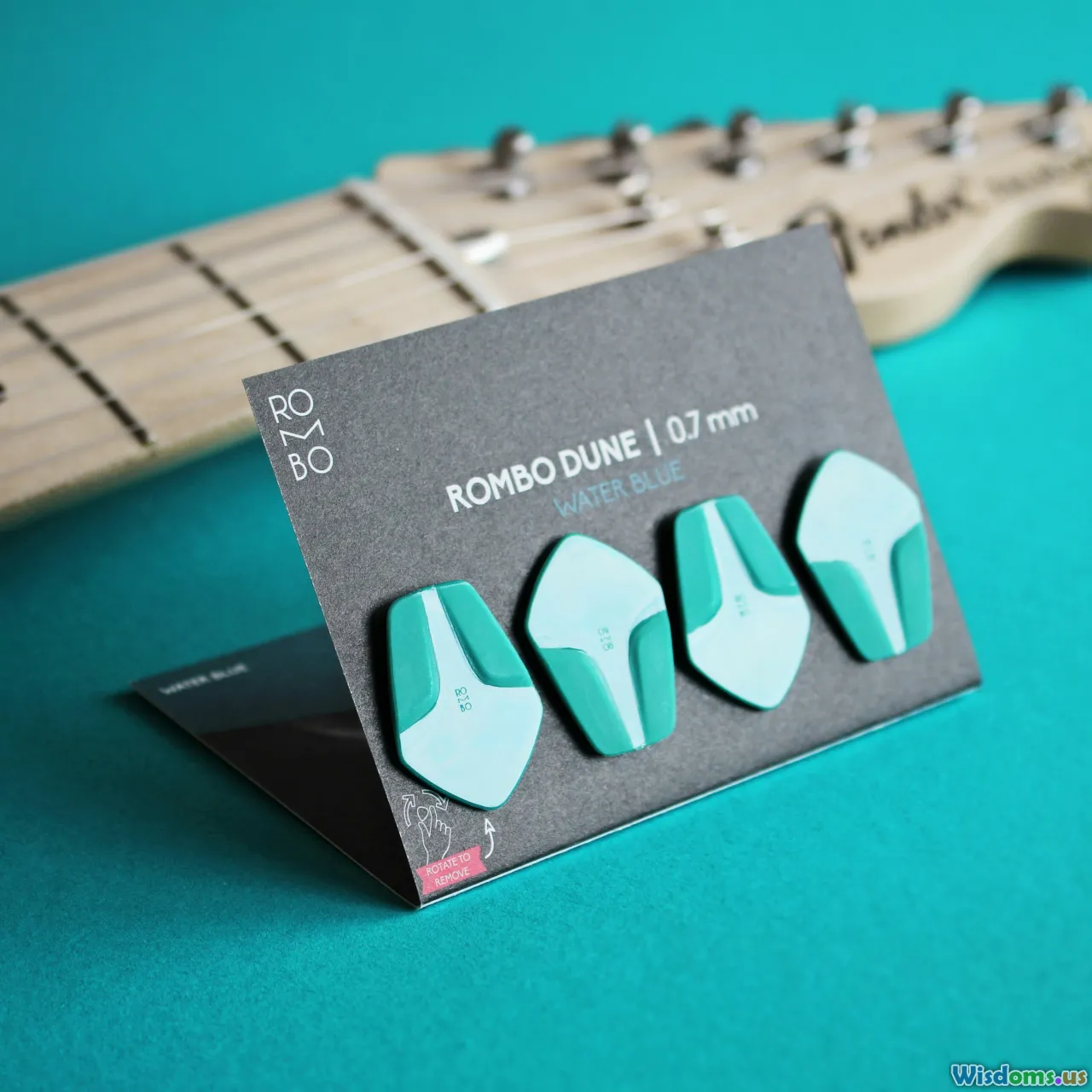 reinforcement, bar tack, card slot mouth, gusset