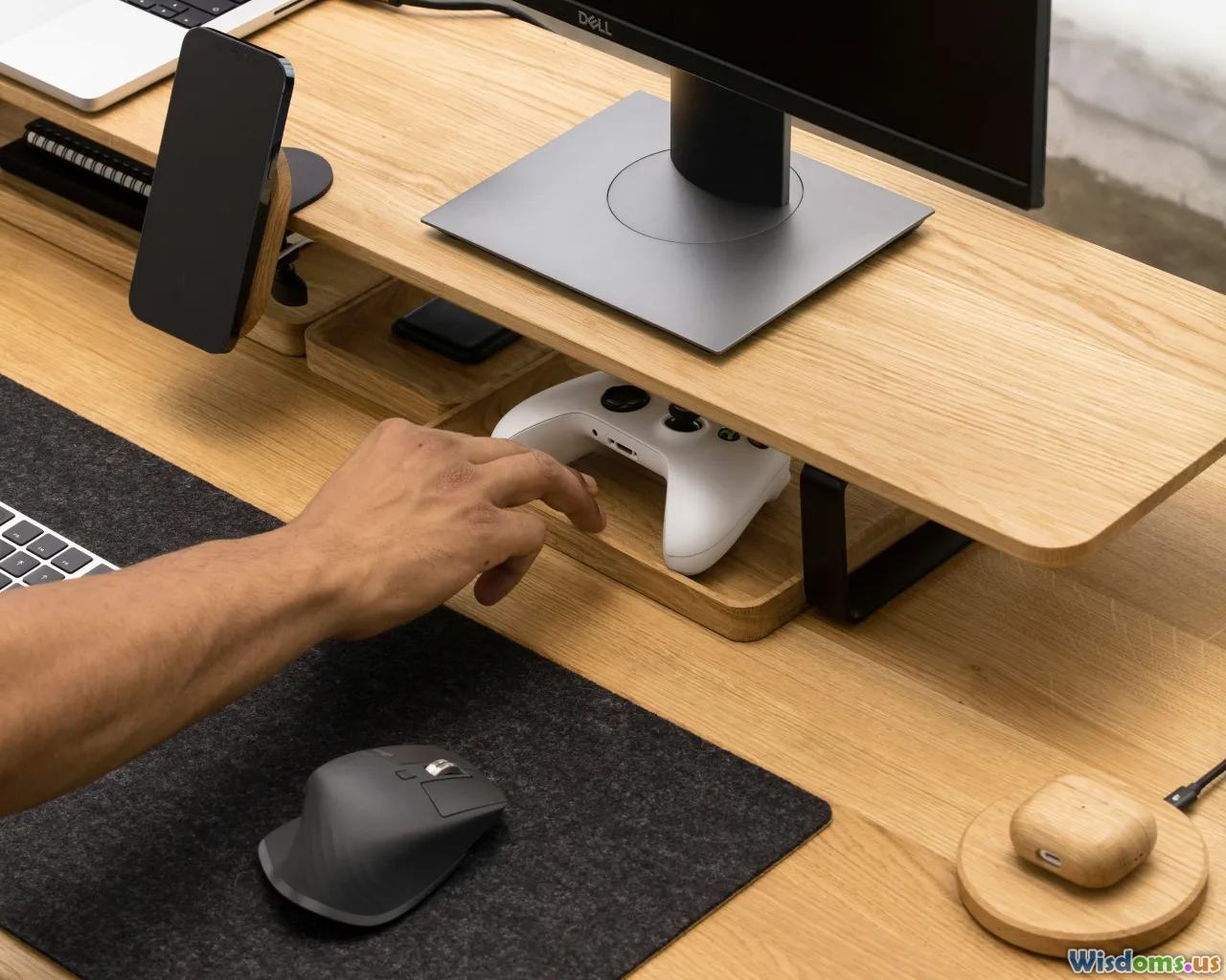 typing, wrist brace, office injury, desk ergonomics