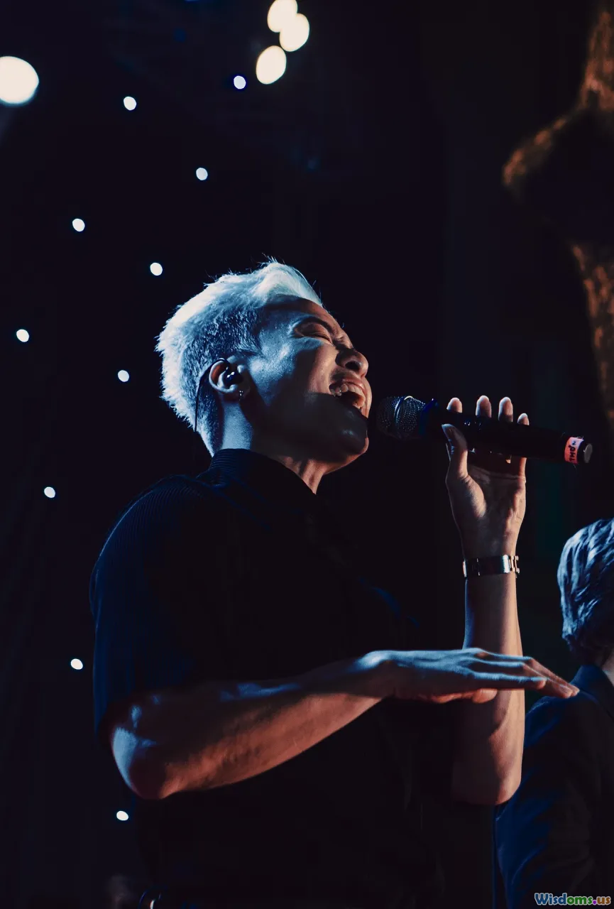 singer, heartbreak, microphone