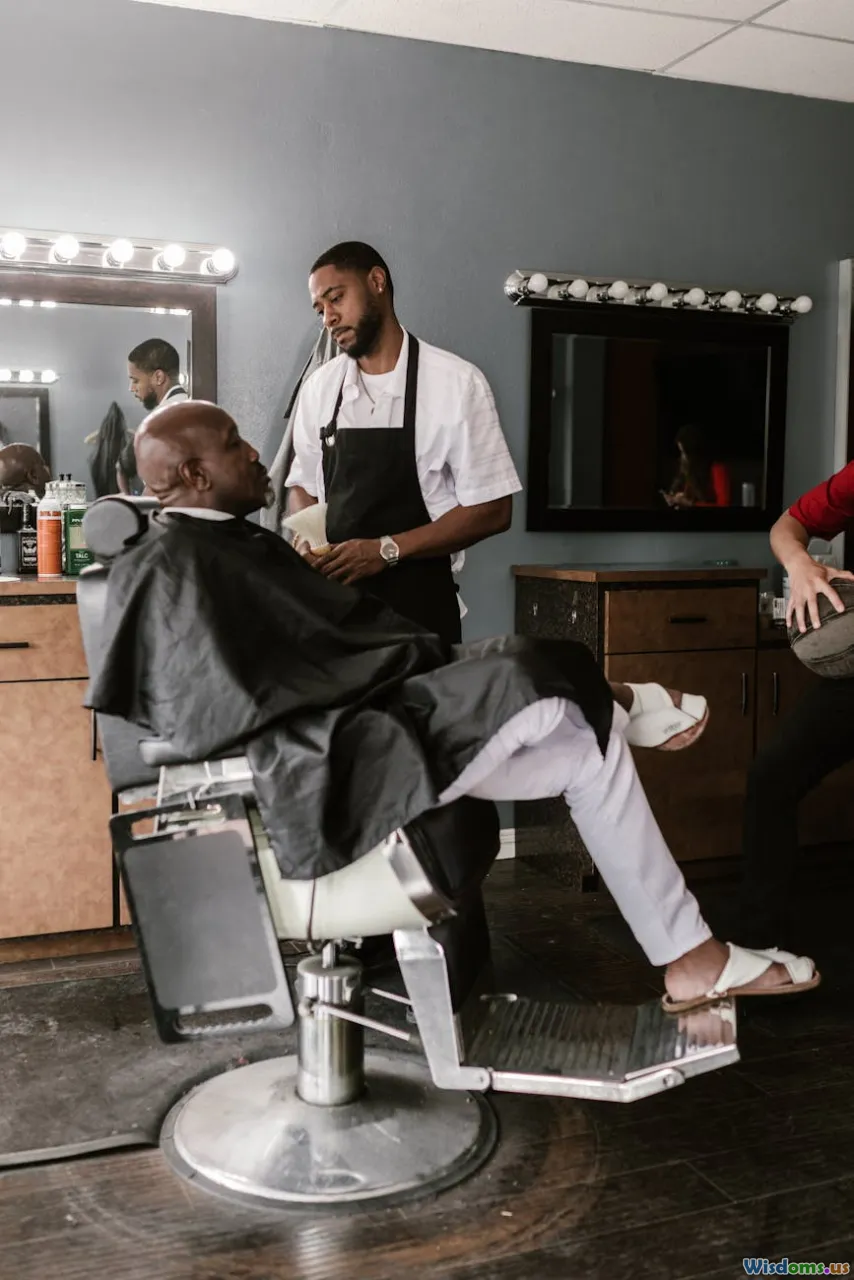 Audrey Hepburn, Givenchy dress, pixie haircut, Oscars, classic style