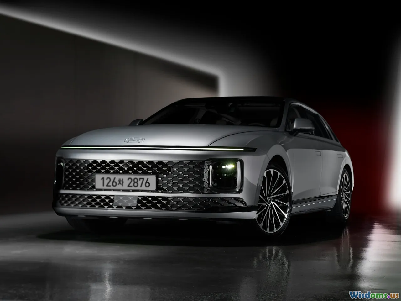 Why Traditional Mirrors Fail Versus Modern Driver Attention Systems